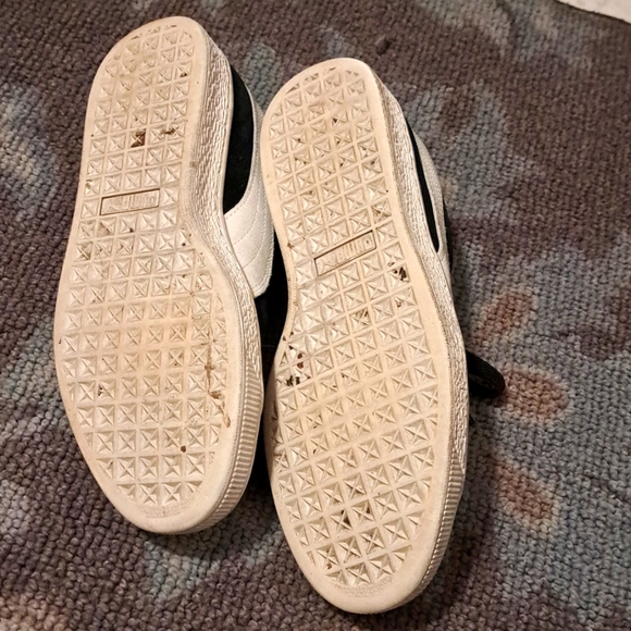PUMA suede classics  size US 8 - Picture 2 of 3